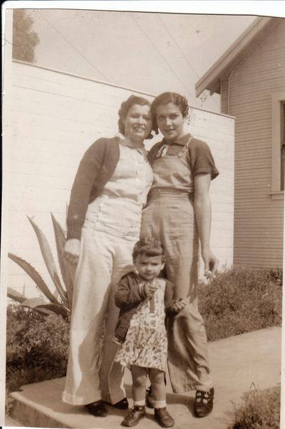 Three generations: Mildred Rose Silva (left), her daughter Aileane Silva Proeger (right) and granddaughter Nancy Proeger (front). Undated. FamilySearch Memory 9943586; identified by the uploader, Mildred's great-granddaughter.